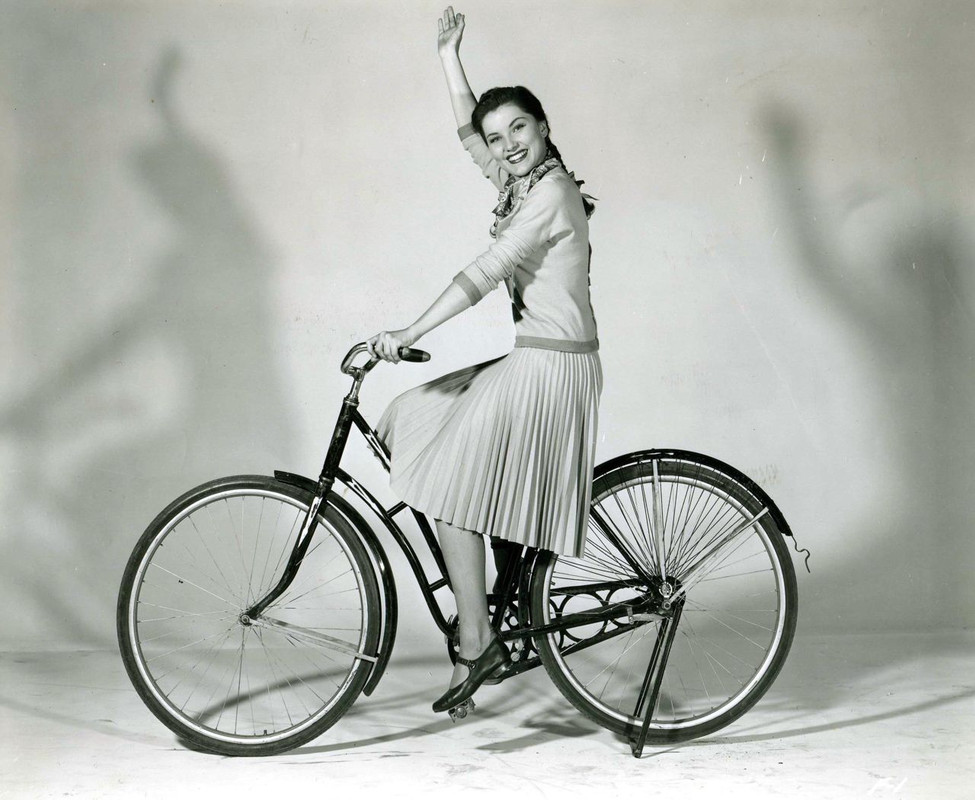 debra_paget_347