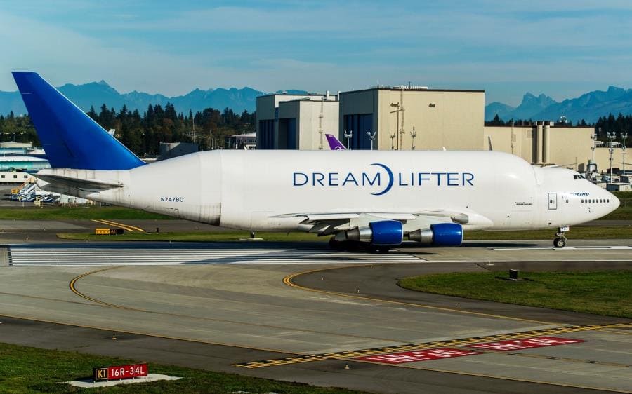 Интересные факты о Boeing 747 LCF - самом необычном грузовике компании Boeing Интересные факты о Boeing 747 LCF - самом необычном грузовике компании Boeing