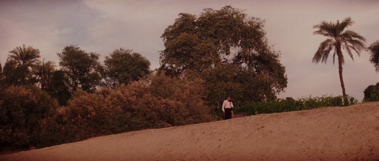 The-Spy-Who-Loved-Me-1977-Blu-Ray-Hindi-English-1080p-10bit-x265-HEVC-DDP-5-1-ESub-mkv-0002