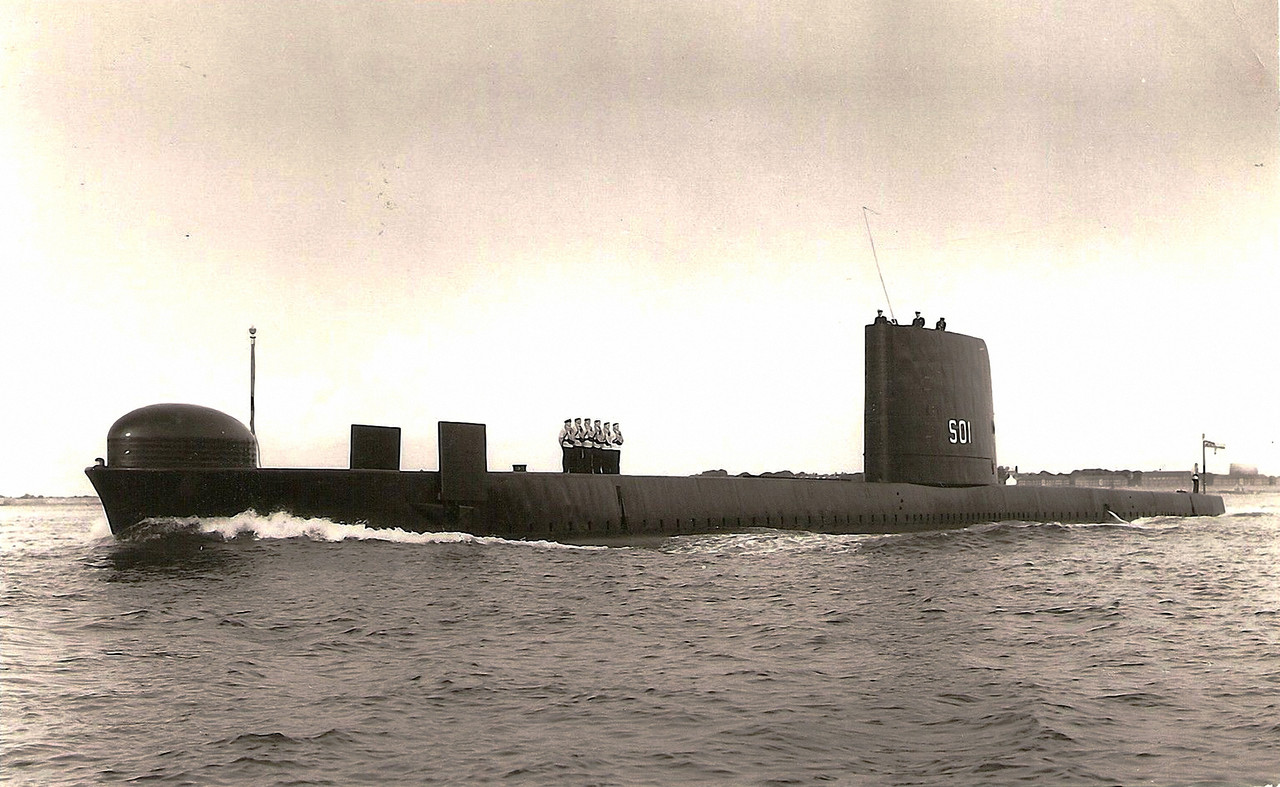 HMS Porpoise (S.01)-2