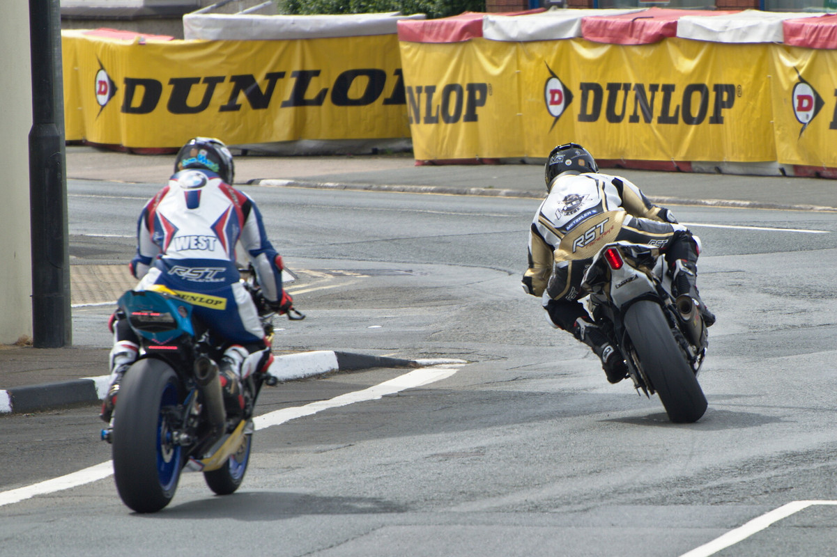 Vmax Tour 2019 au TT à l'île de Man R-DSC9915