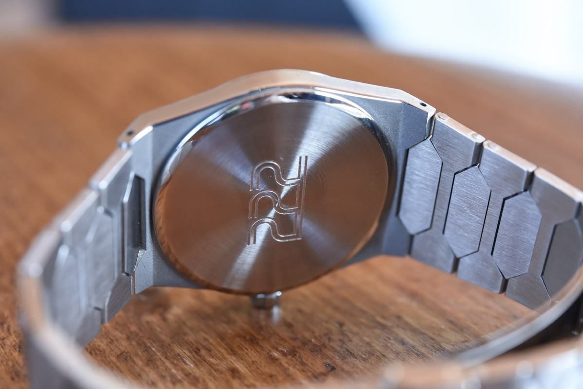 Vacheron-Constantin-222-History-Vacheron-Constantin-Overseas-2