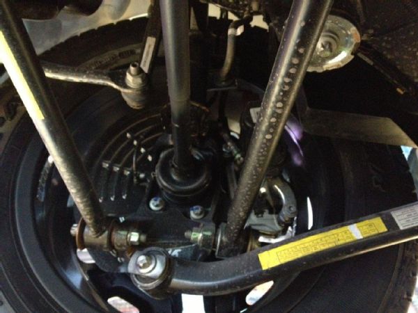 2015-jeep-renegade-trailhawk-08-rear-suspension 
