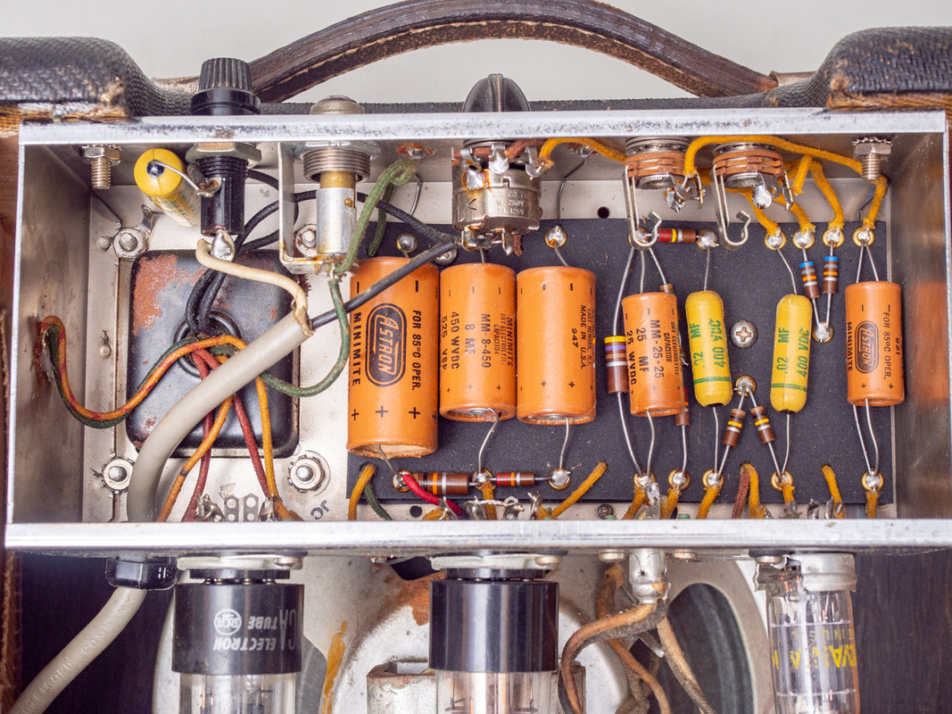 1960FenderChamp5F1-07_2048x2048