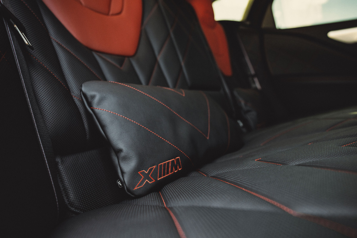 P90499832_highRes_the-bmw-xm-label-red