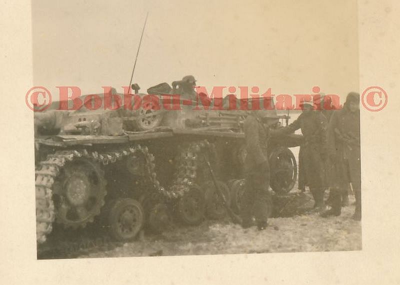 Sturmgeschütz STUG III Langrohr Kettenschaden Winter-Tarnung Han