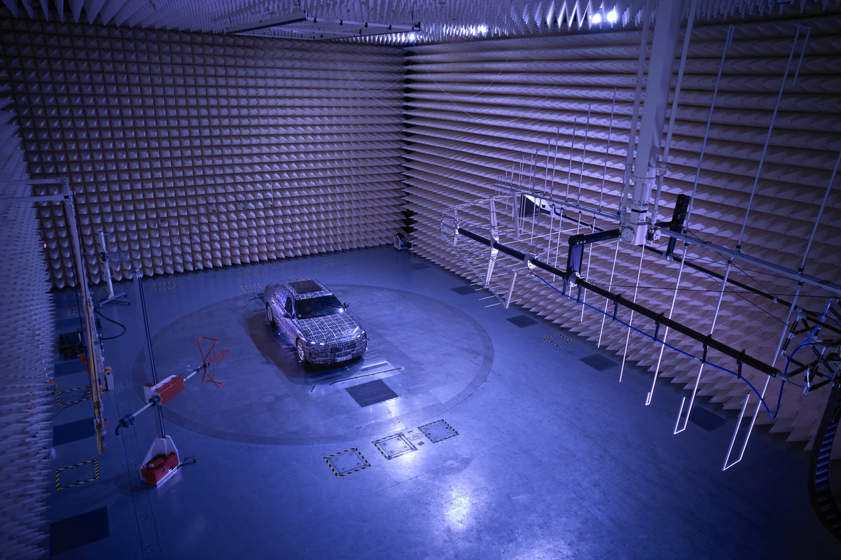 P90450164_highRes_the-first-ever-bmw-i