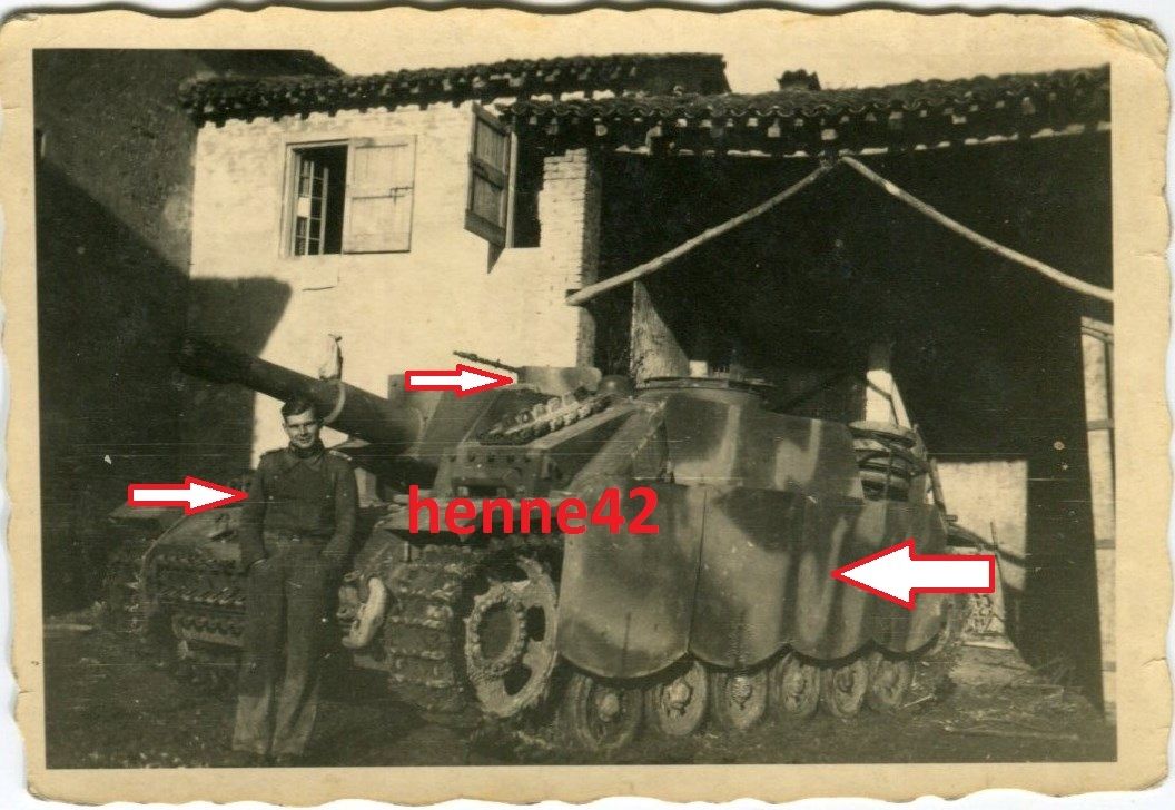 Foto Dt. Sturmgeschütz mit Seitenschürze in Tarn