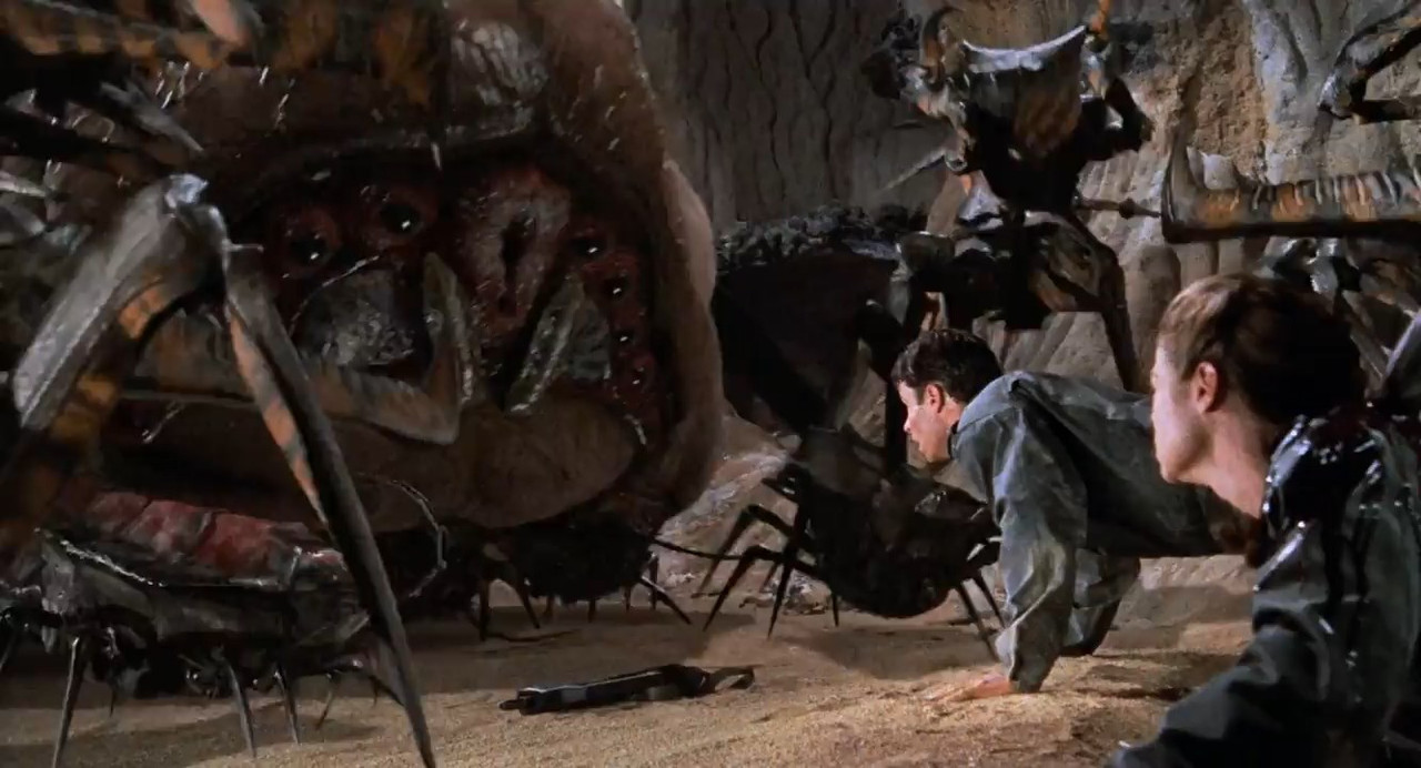 Starship Troopers 1997 BluRay [Hindi + English] 480p, 720p ESub Screenshot