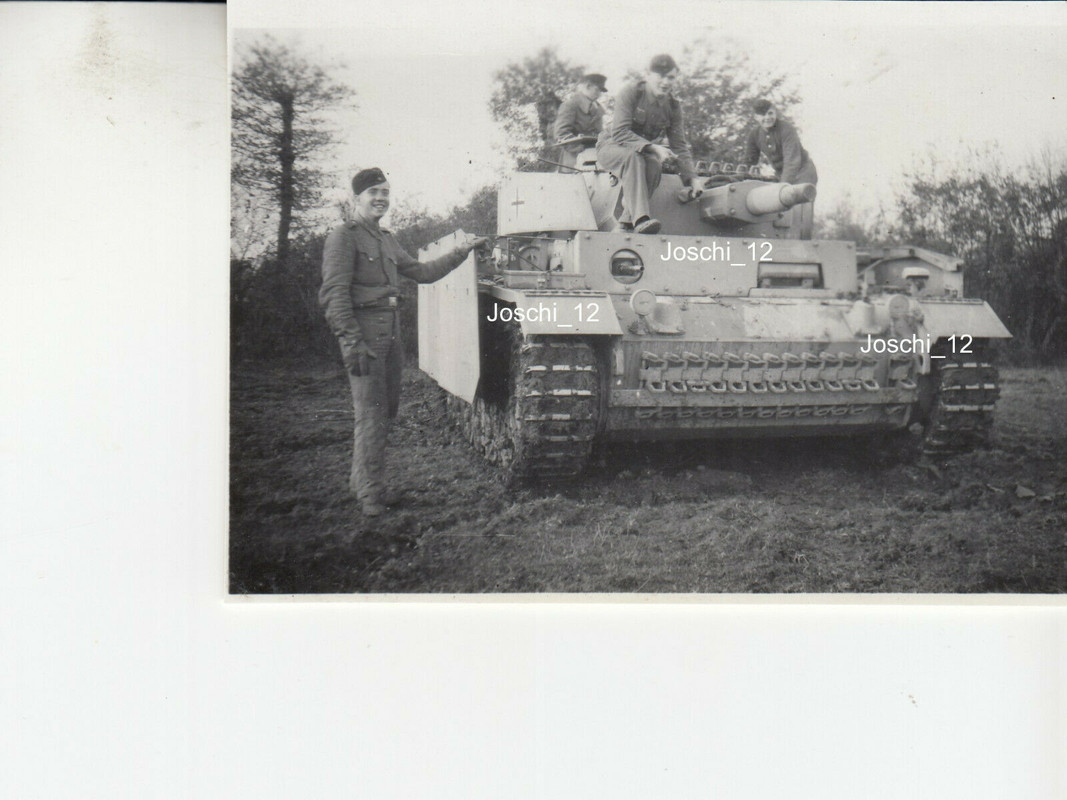 Foto   Panzer Seitenschürzen