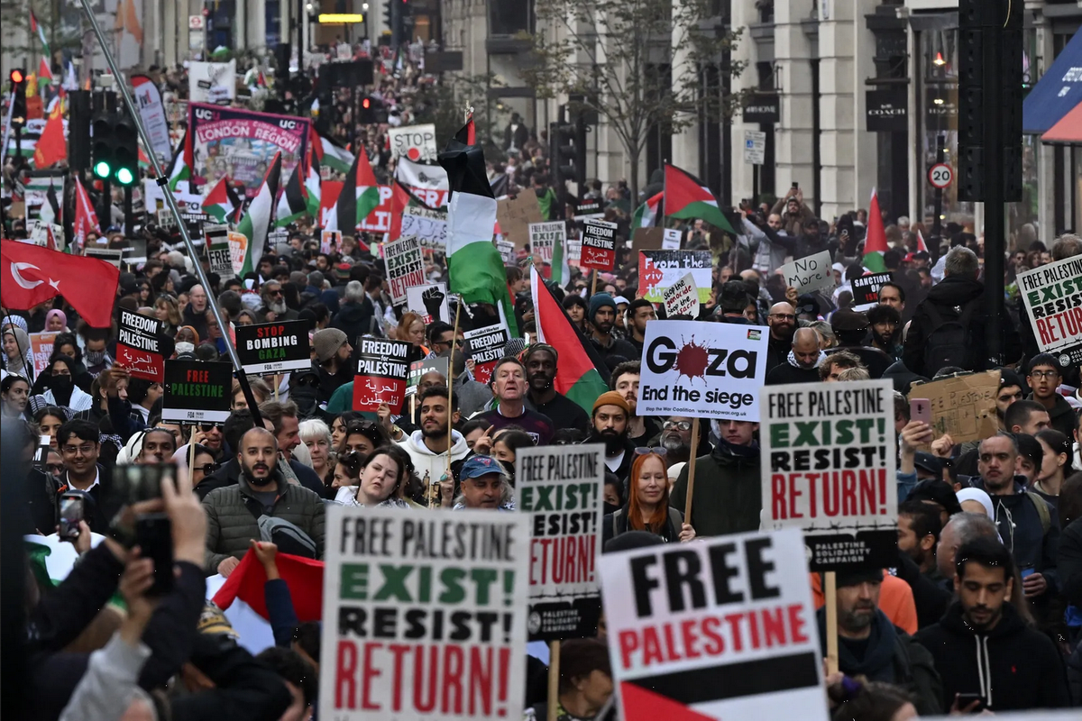 Unas 100 mil personas toman las calles de Londres para protestar en favor de Palestina