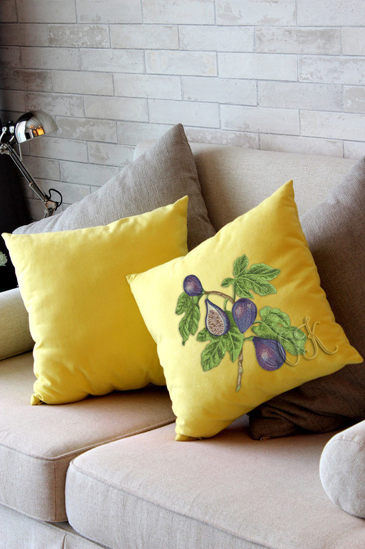 желтая подушка