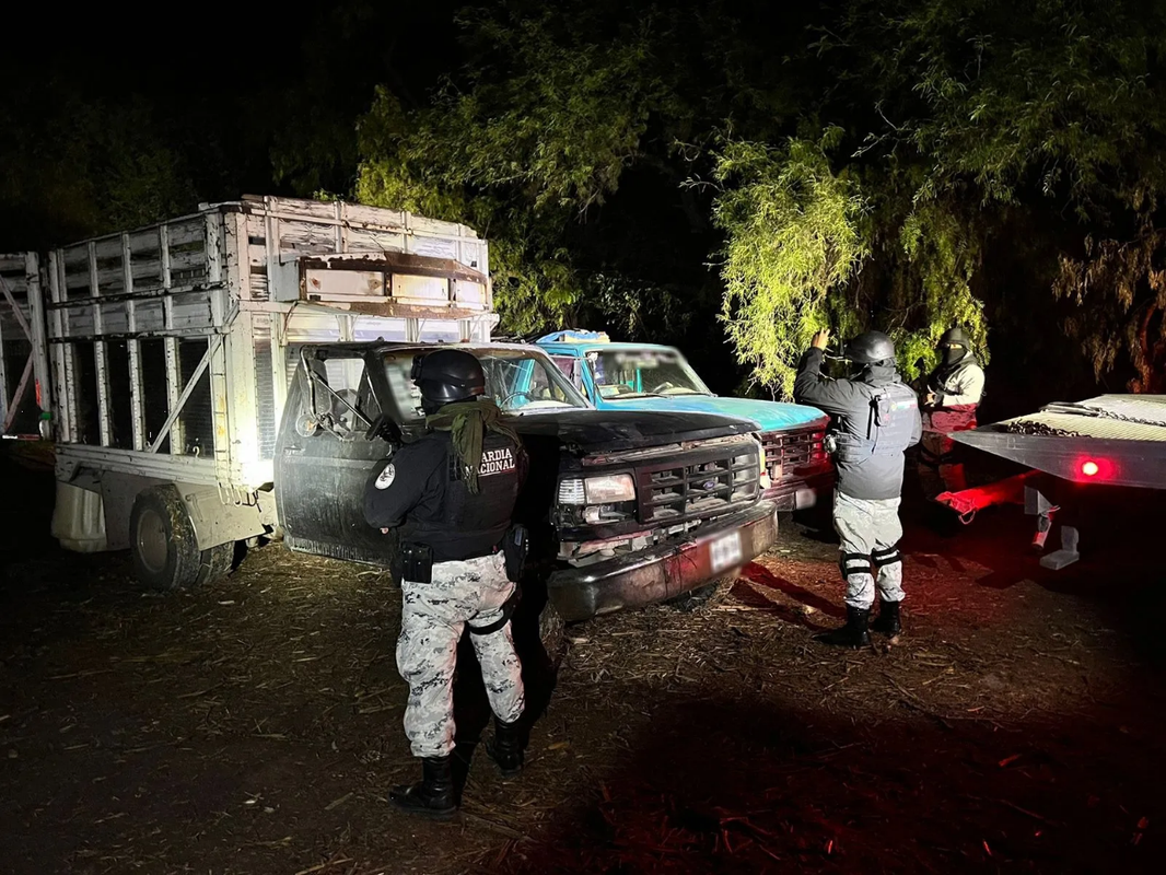 Combaten huachicol en Hidalgo: aseguran tomas clandestinas y camionetas