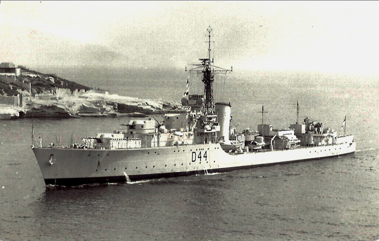 HMS Lagos (D.44)-1