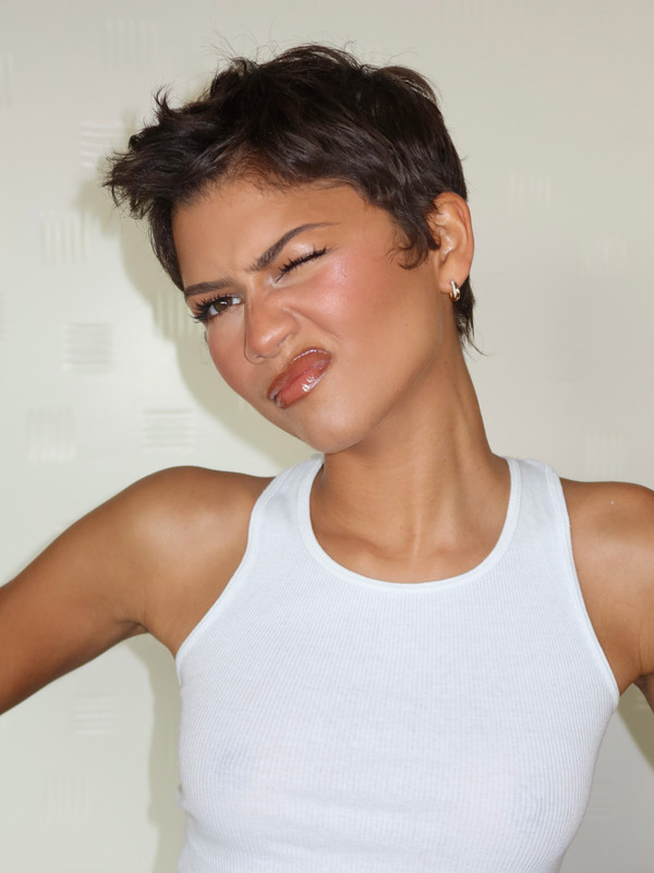Zendaya Braless White Top Paris395
