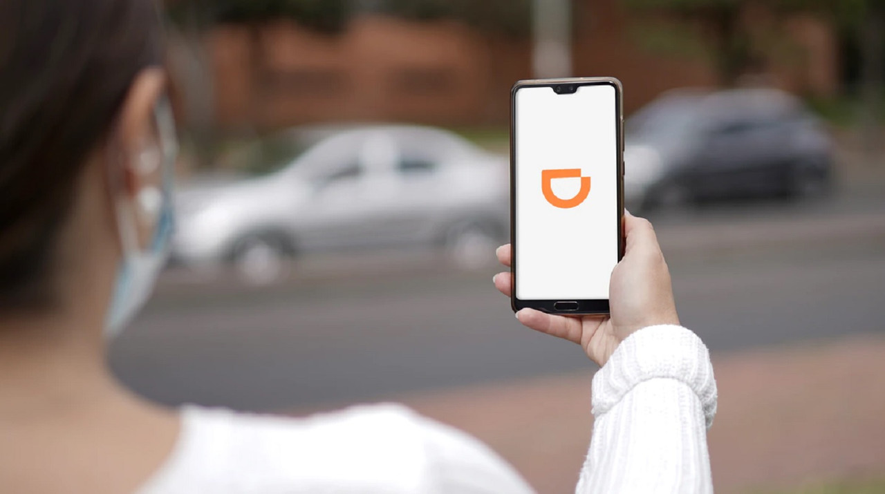 Usuaria se quejó con Didi por conductor que la bajó de noche ¿Qué respondió?