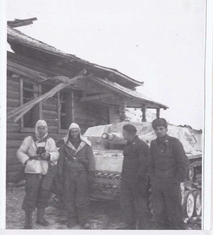 Panzer Sturmgeschütz Abteilung u zerstörte Russi