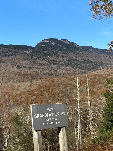 [Image: NCBlue-Ridge-Parkway2022-Fall.jpg]