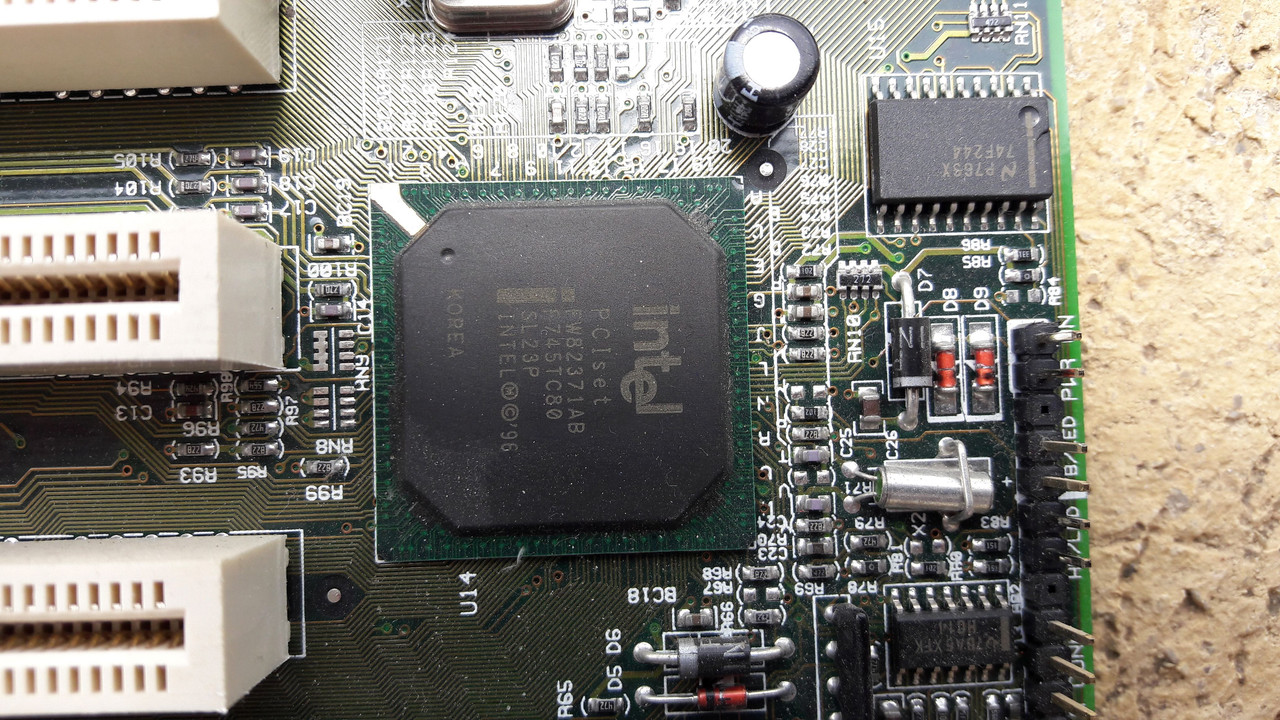 EPOX-EP-61LXA-M-P2-233-11