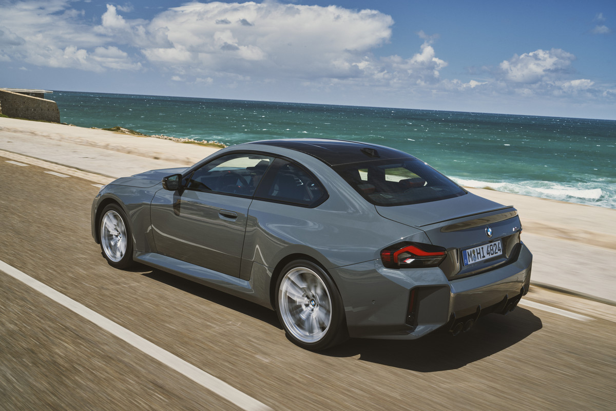 P90553477_highRes_der-neue-bmw-m2-06-2
