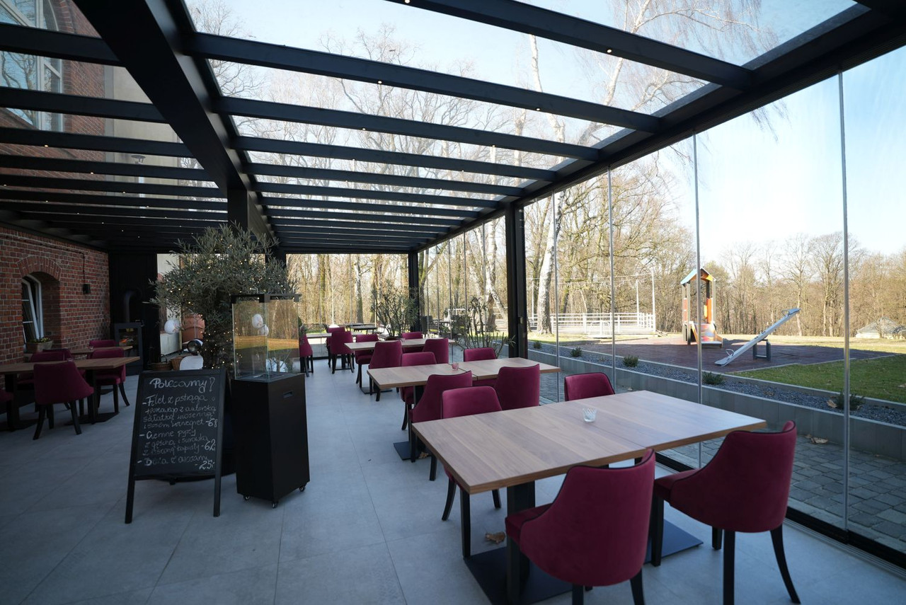 Realizacja ogrodu zimowego dla restauracji 22