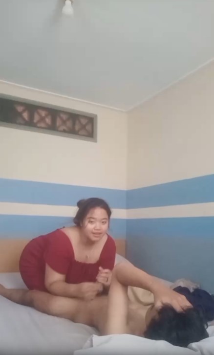 Nyobain Sama Yg Montok