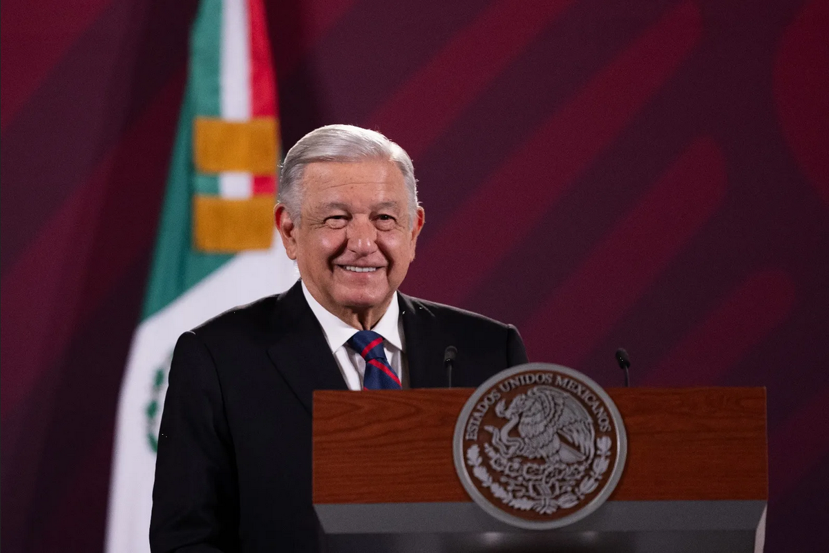 AMLO anuncia acuerdo con Canadian Pacific Kansas City para el Tren México-Querétaro