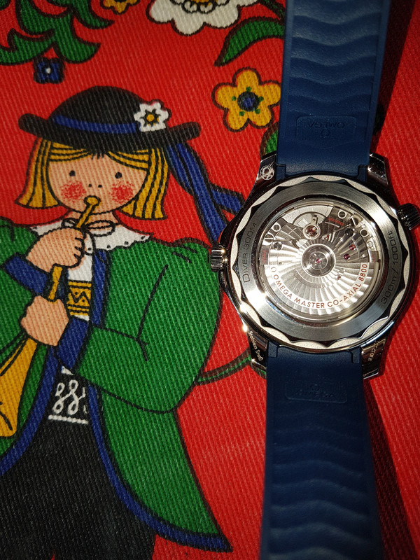 Ω Seamaster Professional Diver 300M Co-Axial Master Chronometer 42mm Cal. 8800 Blue (3)