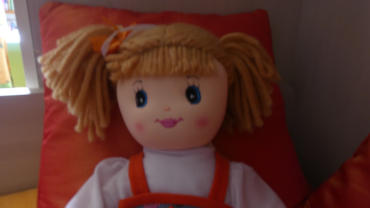 2F Bambola ISO100 FZ300 2.8 1.6s 0276