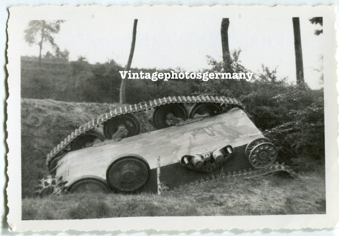 D731 Foto Belgien Dinant Belgischer - Französischer Panzer T 38 Tschechien