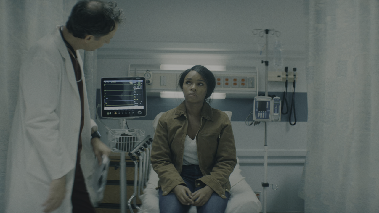 Homecoming (4K UHD) S02E01 [2160p] [HDR].mkv_snapshot_08.56.536