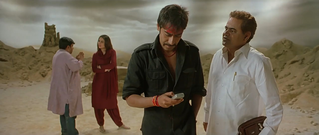 Halla Bol 2008 WebRip [Hindi + Tamil] 480p 720p ESub Screenshot