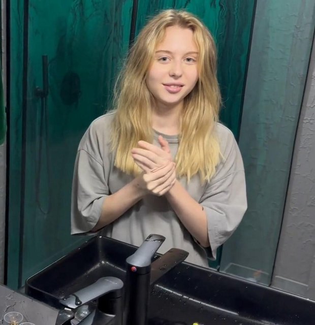 The Ancestors Are Not At Home, Which Means You Can Fuck A Young Stepsis 26