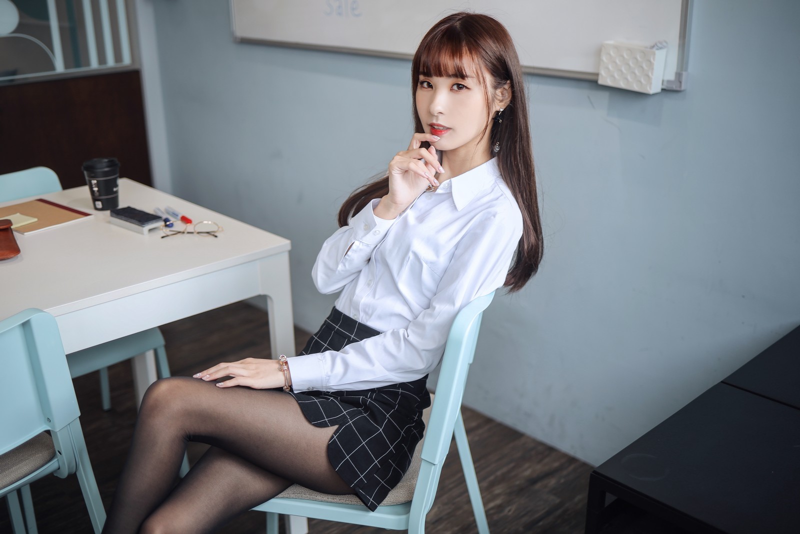 泥泥汝 OL 女郎 A 主题 写真图集｜职业风高清摄影（31P｜155MB）插图