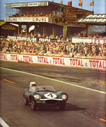 24 HEURES DU MANS YEAR BY YEAR PART ONE 1923-1969 - Page 38 56lm04-Jag-DType-R-Flockhart-N-Sanderson-9