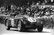 24 HEURES DU MANS YEAR BY YEAR PART ONE 1923-1969 - Page 30 53lm18-Jag-XK120-C-TRolt-DHamilton-14