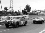 24 HEURES DU MANS YEAR BY YEAR PART ONE 1923-1969 - Page 38 56lm06-Jaguar-XK-140-Robert-Walshaw-Peter-Bolton-8