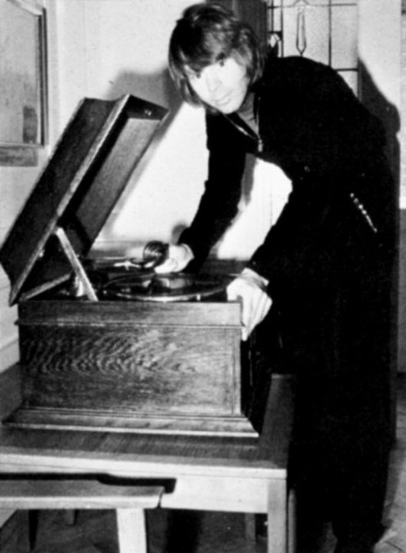 64328_114190025306858_100001475833690_103988_821