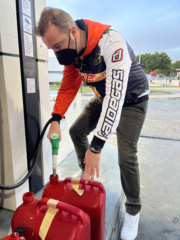 A25F3C0A-24D5-40FC-BE7E-1499712042B1