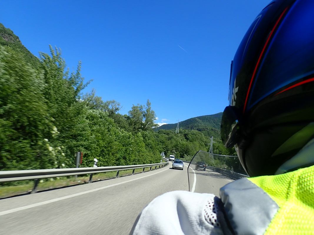 42F1C9ED-6106-42E7-8F66-F917103EB667