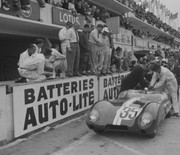 24 HEURES DU MANS YEAR BY YEAR PART ONE 1923-1969 - Page 44 58lm35-Lotus-Eleven-2-Jay-Chamberlain-Pete-Lovely-12