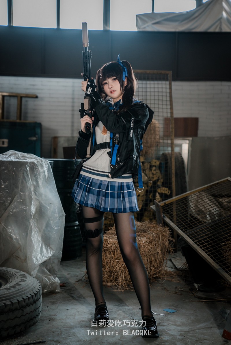 白莉爱吃巧克力 关小雨 Cosplay 写真集【65P｜341.8MB】插图