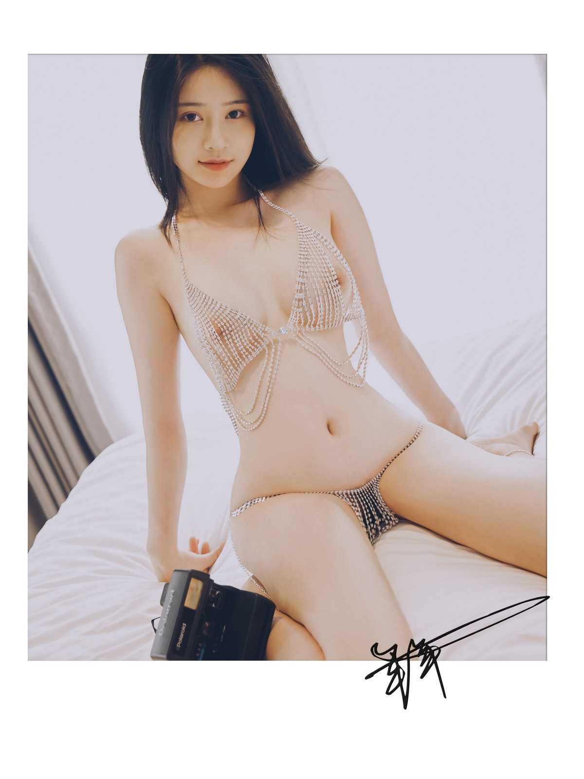 年年nnian 宝丽来风格少女写真 复古胶片感图集插图4