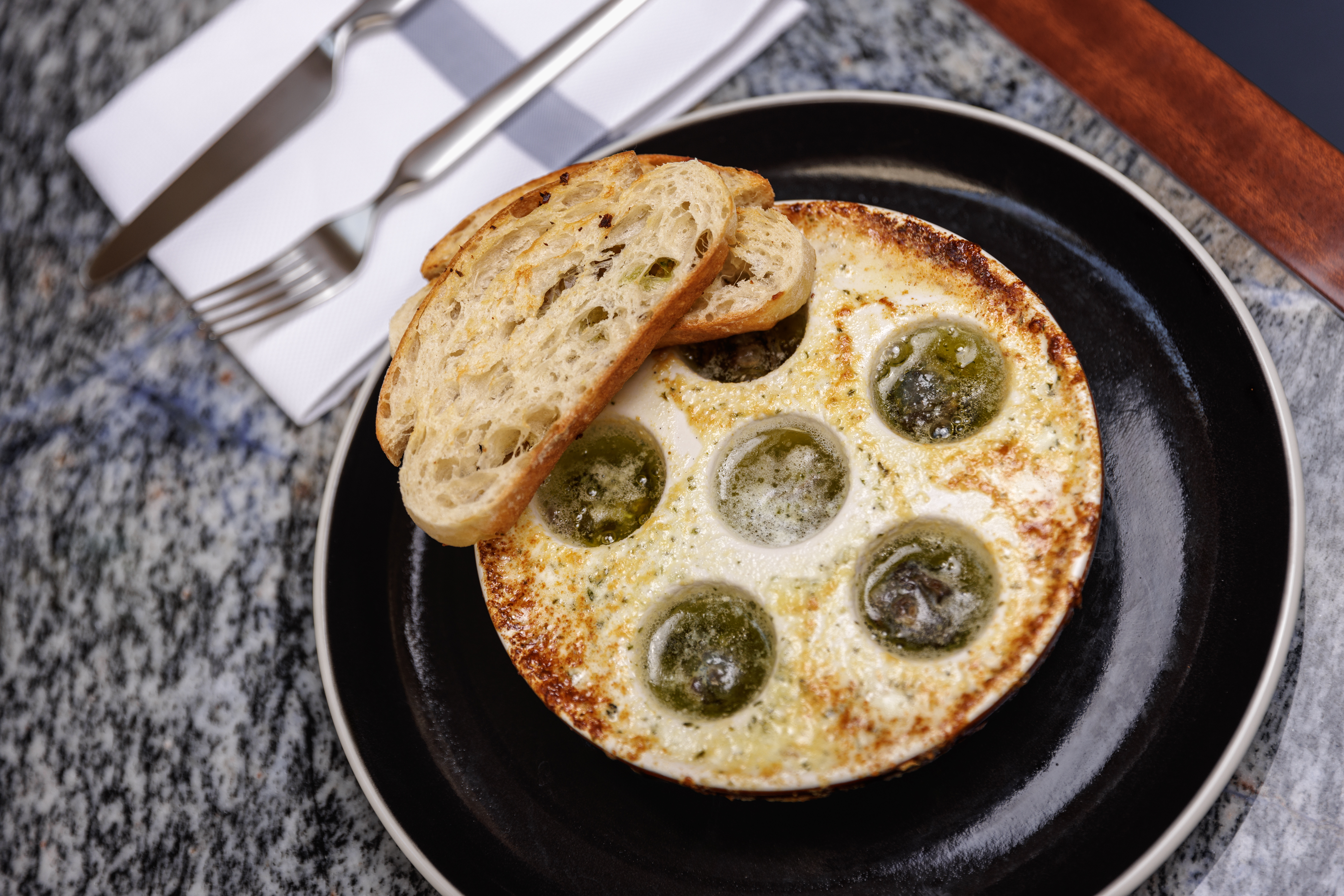 Bonne Vie Burgundy Escargot