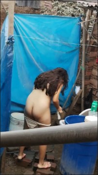 [Image: Voyeur15065075537.jpg]