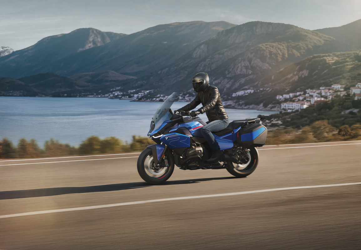 P90596285_highRes_the-new-bmw-r-1300-r