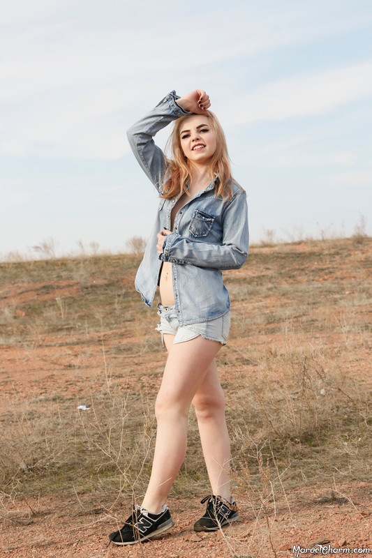 MarvelCharm_Rebecca-Denim-Peek-036
