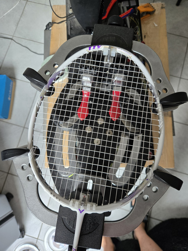 Rackets break at 3 or 9 o clock