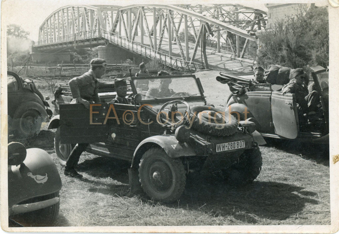 Auto Wagen PKW VW Typ 82 Kübelwagen foto