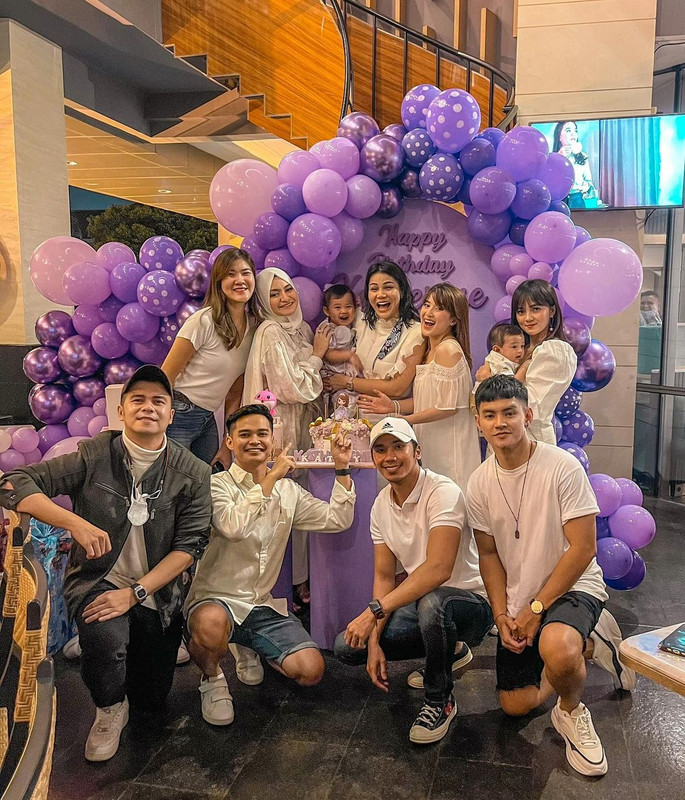 Potret Nathalie Holscher di perayaan ulang tahun anak DJ Katty Butterfly